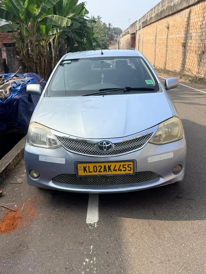 Toyota Etios (4+1)