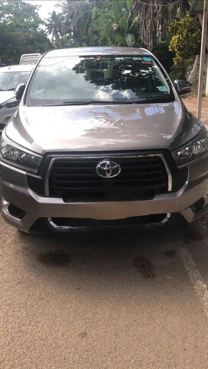 Toyota Innova Crysta (7+1)