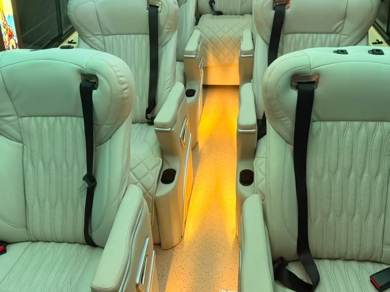 Luxury Traveller (10+1) thumbnail 6